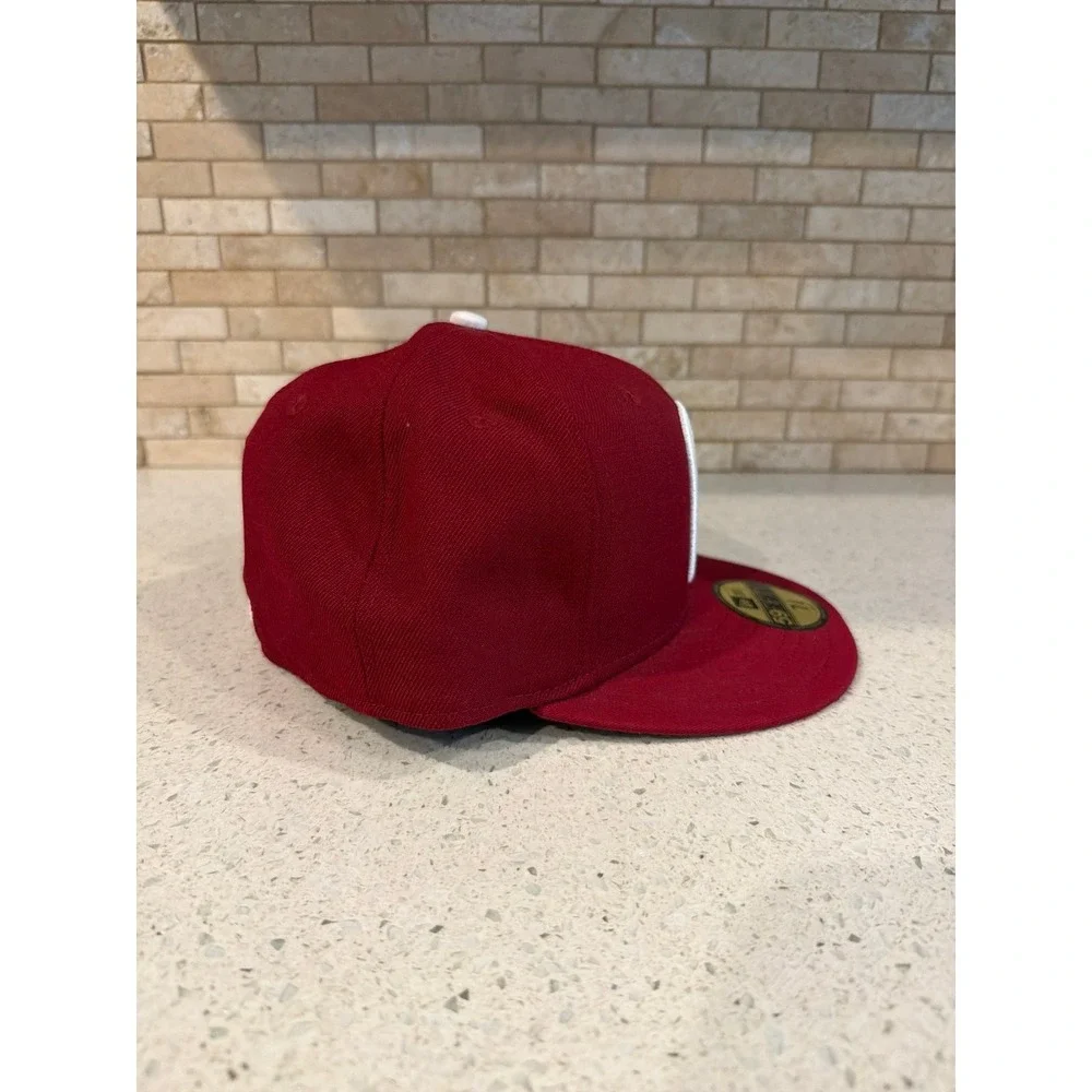 New Era BIG P - Philadelphia Phillies Burgundy - Grey UnderBrim Size 7 3/8